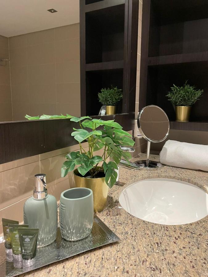 דובאי Luxurious 2 Bedroom Apartment In Anantara Hotel And Residences מראה חיצוני תמונה