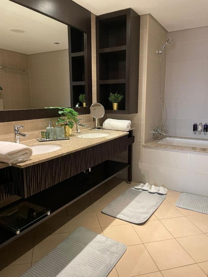 דובאי Luxurious 2 Bedroom Apartment In Anantara Hotel And Residences מראה חיצוני תמונה